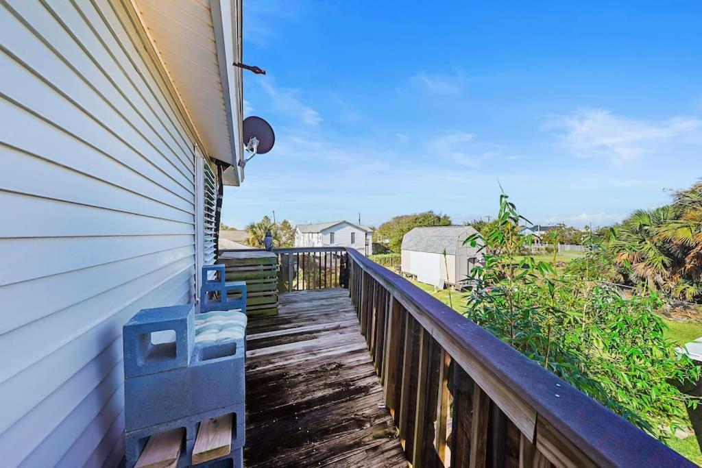 Galveston Beach House Family/Pet Friendly Exterior photo